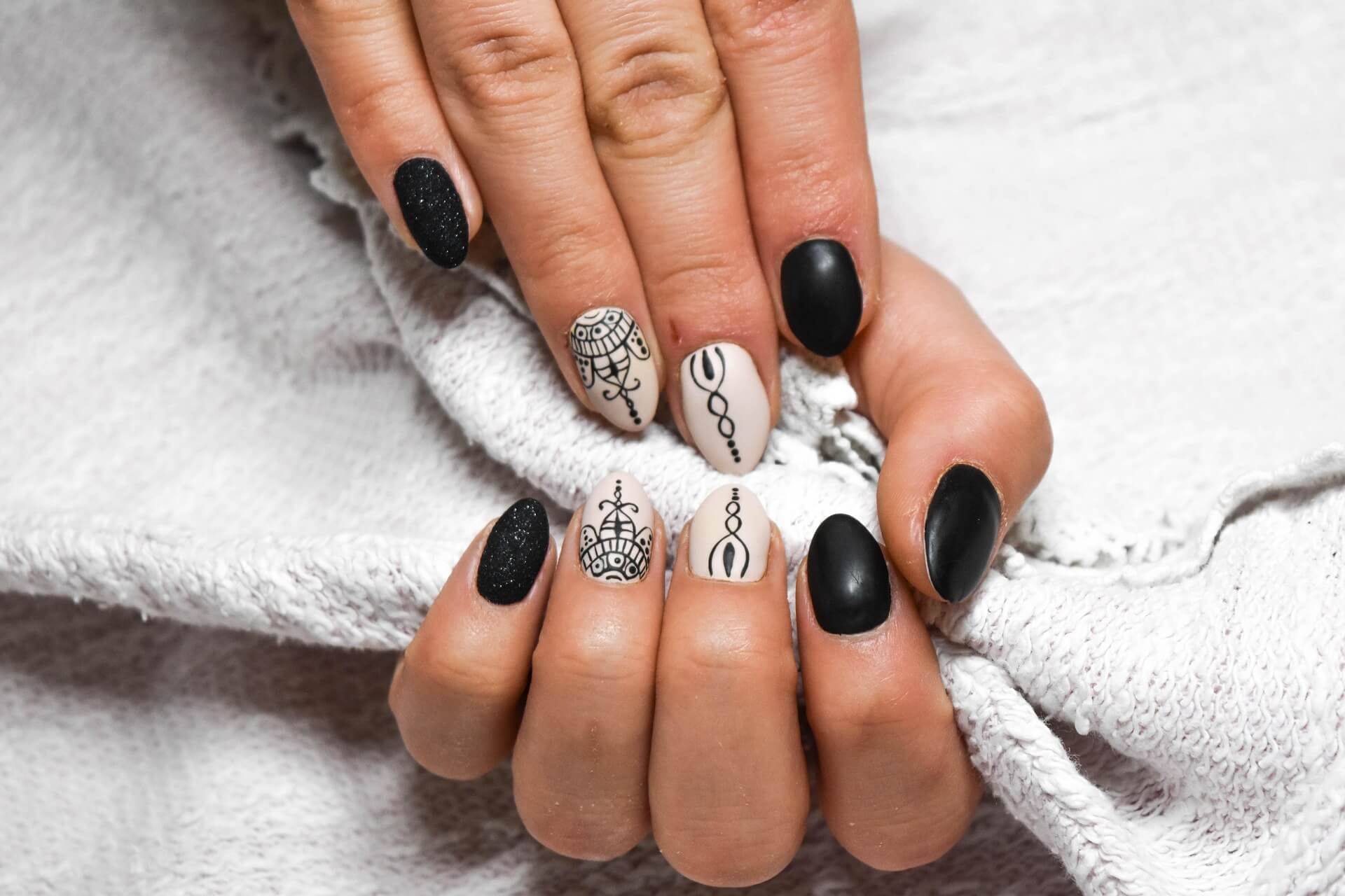 Nails & Pedicure